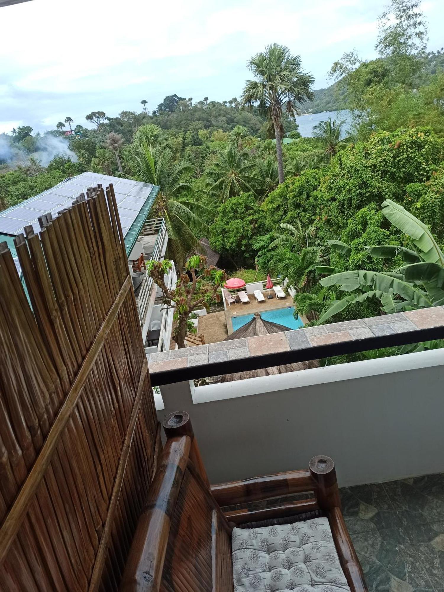 Jalyn'S Resort Sabang Puerto Galera Rum bild